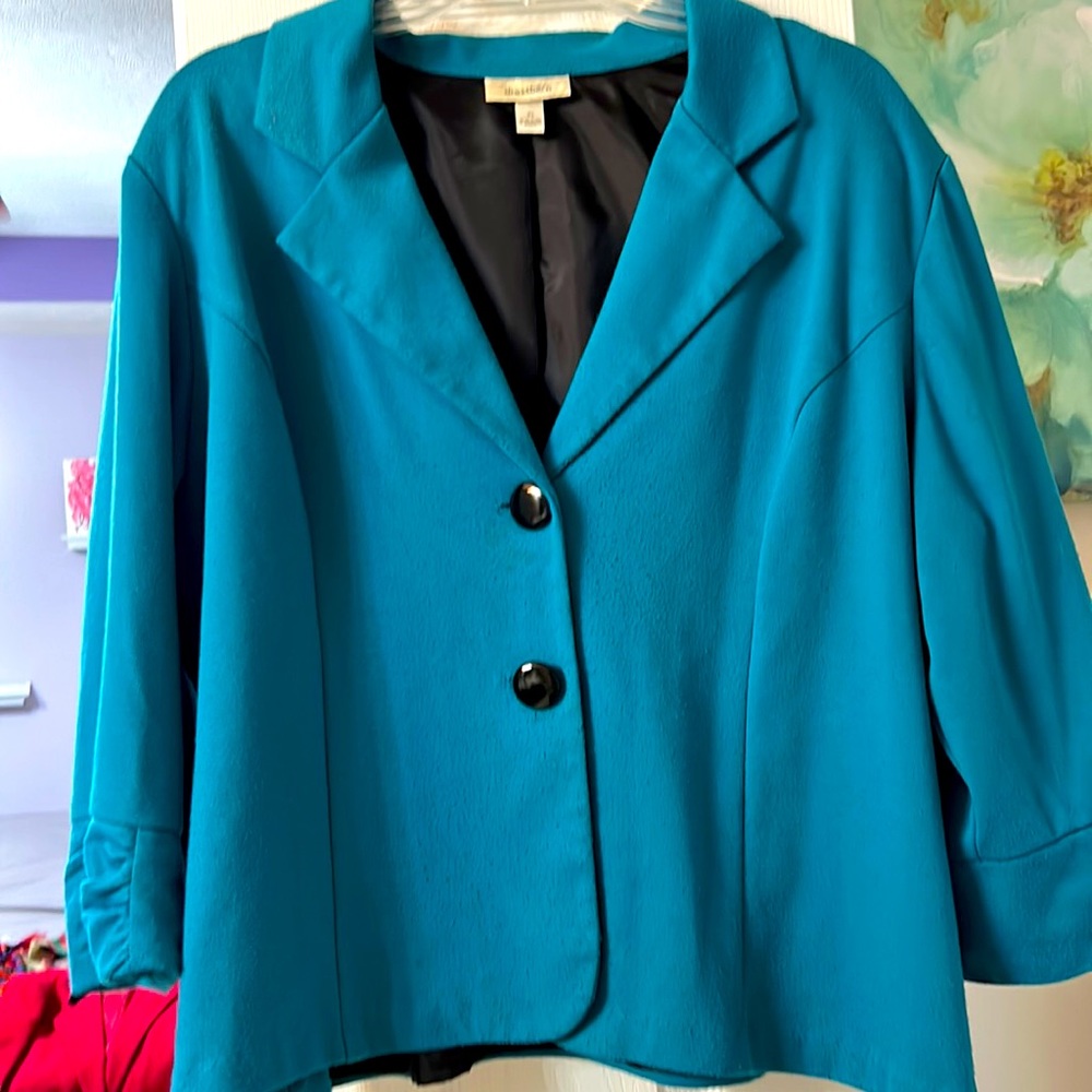 Great for work or play. Throw in a scarf and add needed color.